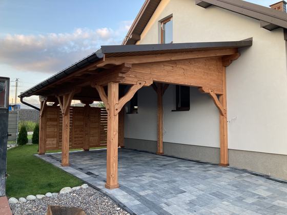 Garaż drewniany lub wiata garażowa, G024, wymiar 3,2x5,6m, kolor teak, pokrycie blacha, dach 1S, rodzaj otwarty, realizacja Ciesielnia, zdjęcie 1