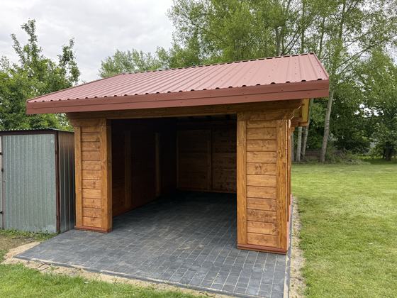 Garaż drewniany lub wiata garażowa, G030, wymiar 4x5m, kolor teak, pokrycie blacha, dach 2S, rodzaj zamkniety, realizacja Ciesielnia, zdjęcie 4