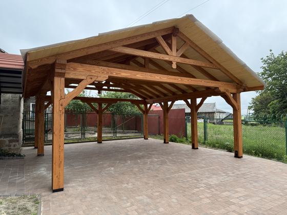 Garaż drewniany lub wiata garażowa, G031, wymiar 6,3x6,5m, kolor teak, pokrycie gont drewniany, dach 2S, rodzaj otwarty, realizacja Ciesielnia, zdjęcie 2