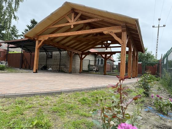 Garaż drewniany lub wiata garażowa, G031, wymiar 6,3x6,5m, kolor teak, pokrycie gont drewniany, dach 2S, rodzaj otwarty, realizacja Ciesielnia, zdjęcie 5