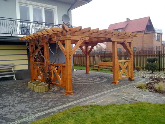 Pergola drewniana, PE001, wymiar 4,5x4,5m, kolor pinia, realizacja Ciesielnia, zdjęcie 2