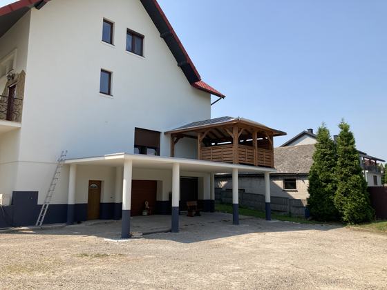 Taras lub zadaszenie drewniane, T006, wymiar 4x5m, kolor orzech, pokrycie blacha, dach 3S, barierka B01, realizacja Ciesielnia, zdjęcie 7