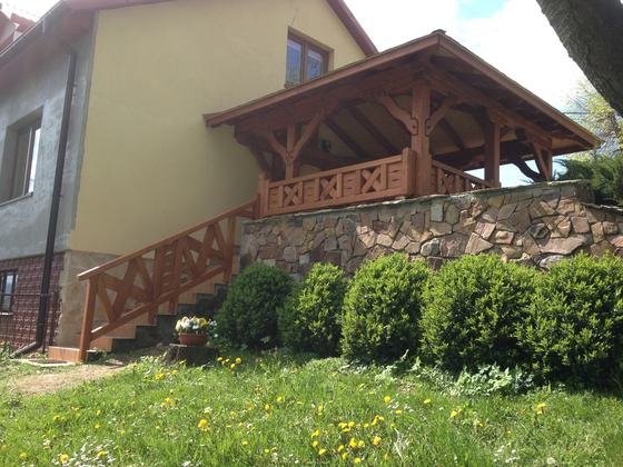 Taras lub zadaszenie drewniane, T009, wymiar 4,05x4,05m, kolor kasztan, pokrycie gont czerwony, dach 3S, realizacja Ciesielnia, zdjęcie 8