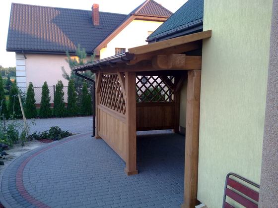Taras lub zadaszenie drewniane, T010, wymiar 3x5m, kolor dąb, pokrycie gont zielony, dach 1S, barierka B02, realizacja Ciesielnia, zdjęcie 5