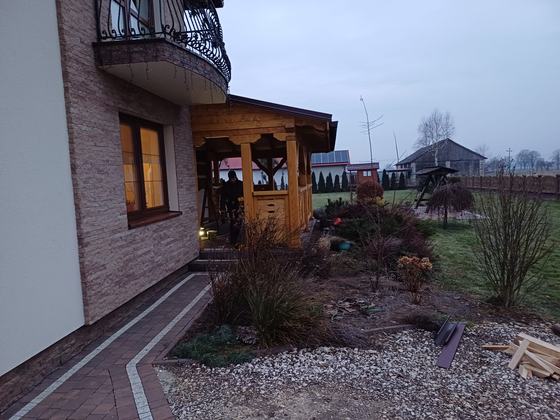 Taras lub zadaszenie drewniane, T022, wymiar 3x5,5m, kolor teak, pokrycie blacha, dach WS, realizacja Ciesielnia, zdjęcie 2