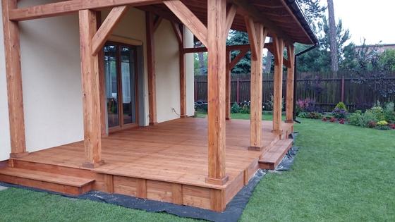 Taras lub zadaszenie drewniane, T023, wymiar 3x6m, kolor teak, pokrycie gont czerwony, dach 1S, realizacja Ciesielnia, zdjęcie 4
